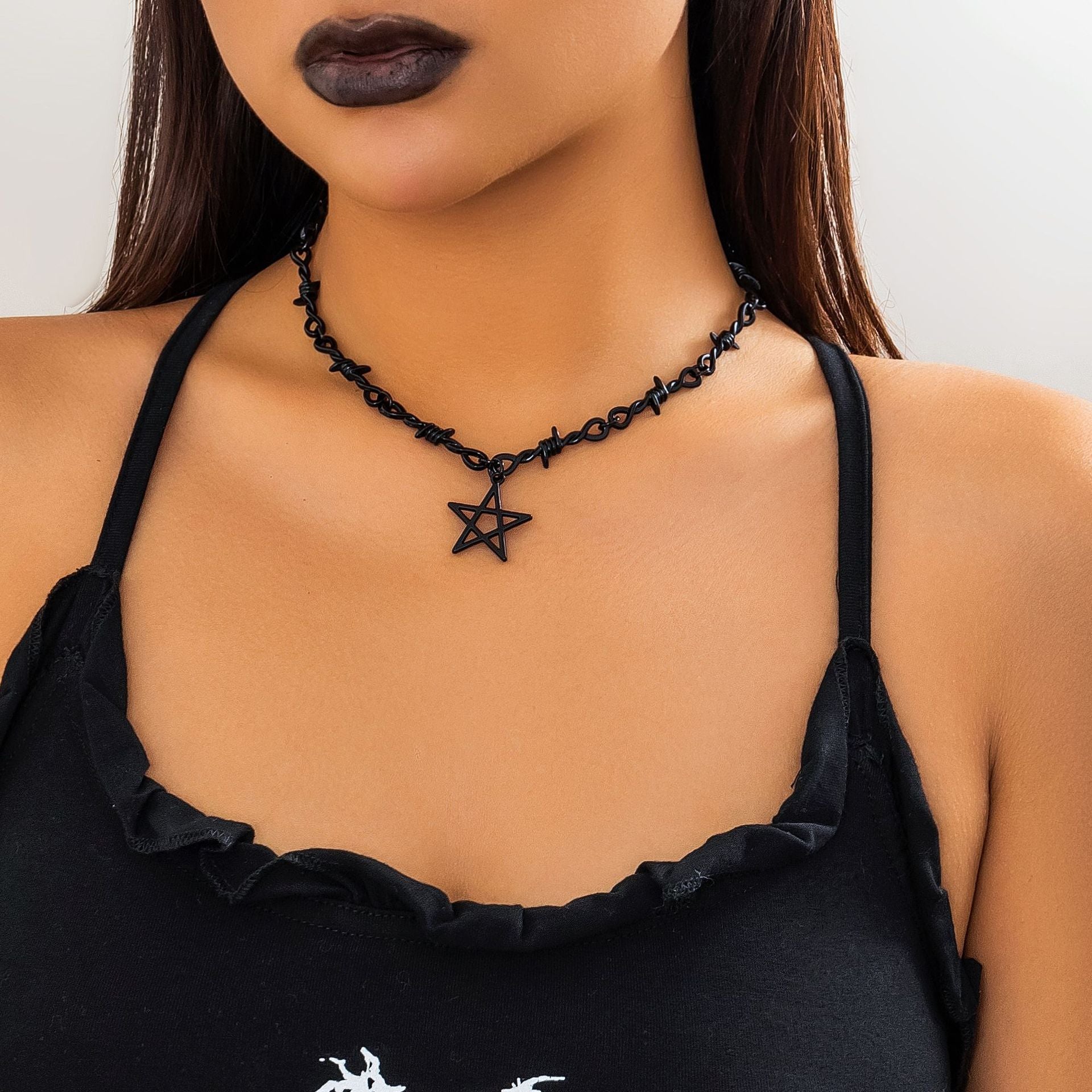 Wholesale Pentagram shaped hot girl clavicle necklace for women