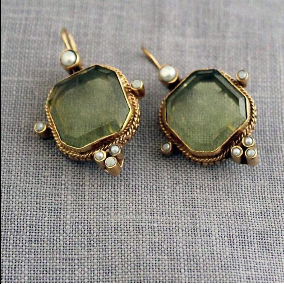 Wholesale Hexagonal green crystal earrings