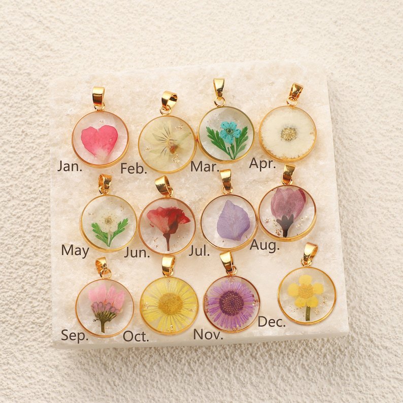 Wholesale 5pcs/pack Birthday Flower Plant Specimen Resin Dry Flower Necklace