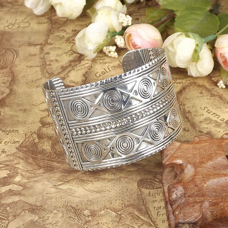 Wholesale Retro Ethnic Style Peony Wide Bracelet