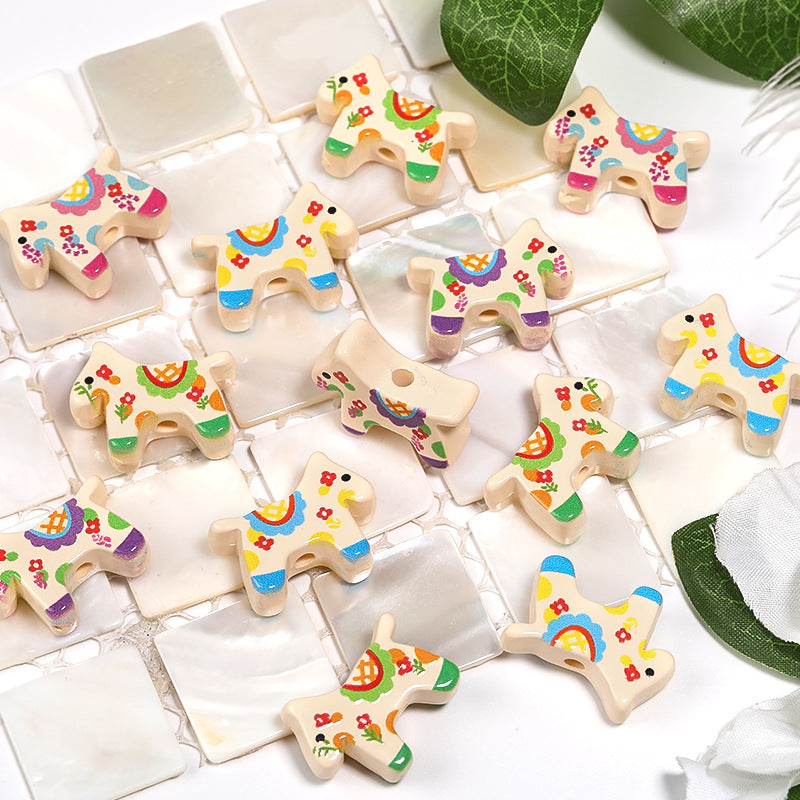Wholesale 100pcs DIY Cute Cream Wooden Horse Acrylic Printed Vertical Hole Beads
