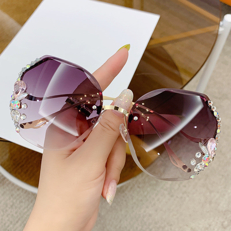 Wholesale Frameless cutting edge inlaid with diamonds Women Sunglasses