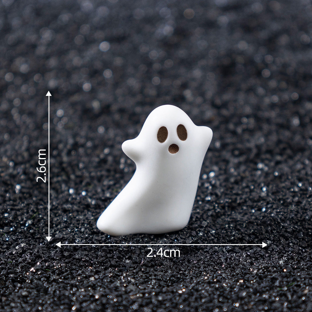 Wholesale Cute White Ghost Figurine Resin DIY Desktop Decor Decorative Accessory Gift