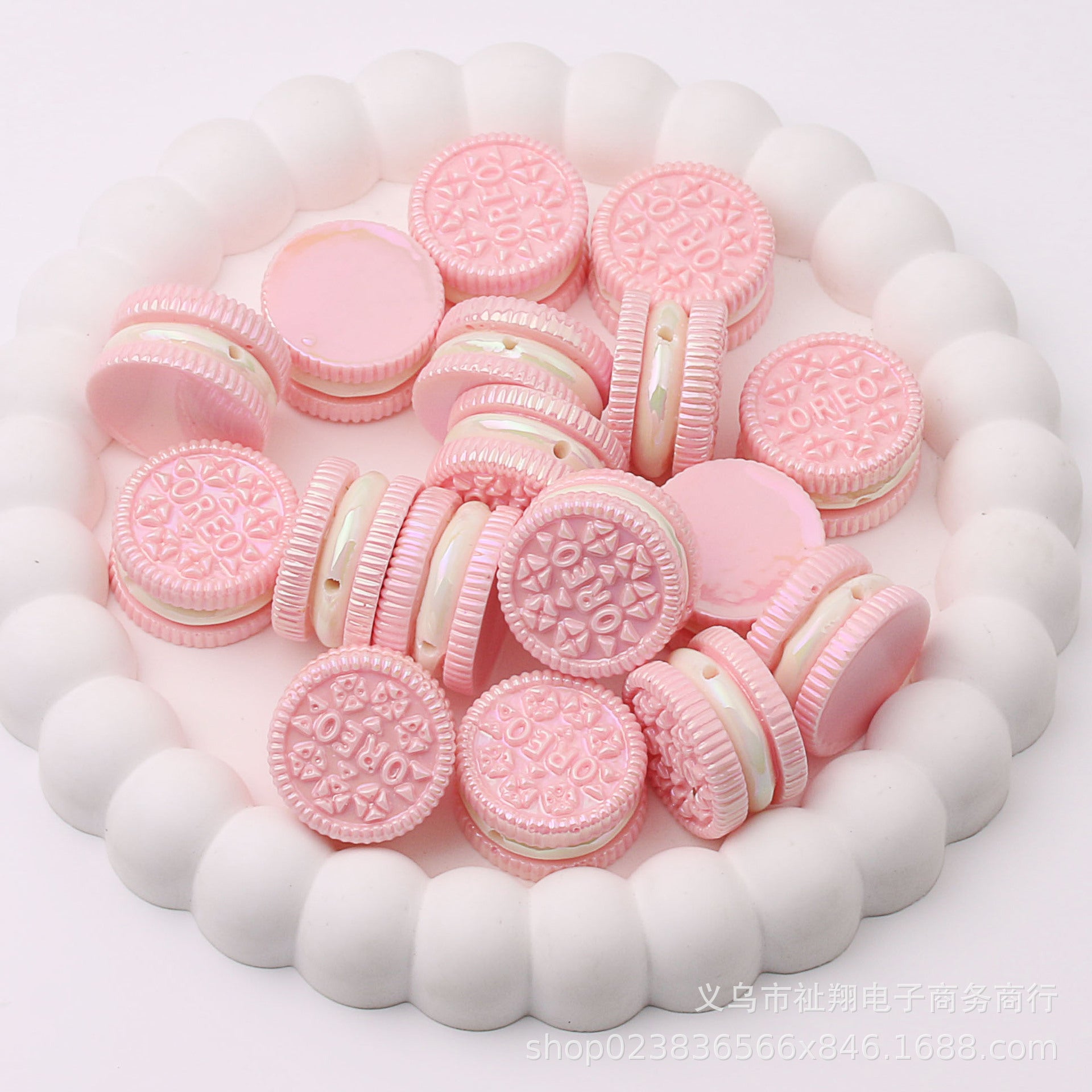 Wholesale 100pcs/pack Resin Through-hole UV Color-plated Macron Sandwich Biscuit DIY Beads