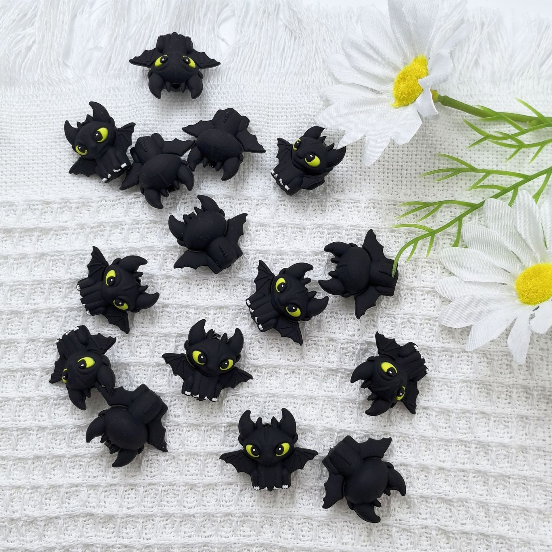 Wholesale 10pcs  3D Stereoscopic Silicone Cute Black Cat White Cat Cartoon DYI Beads