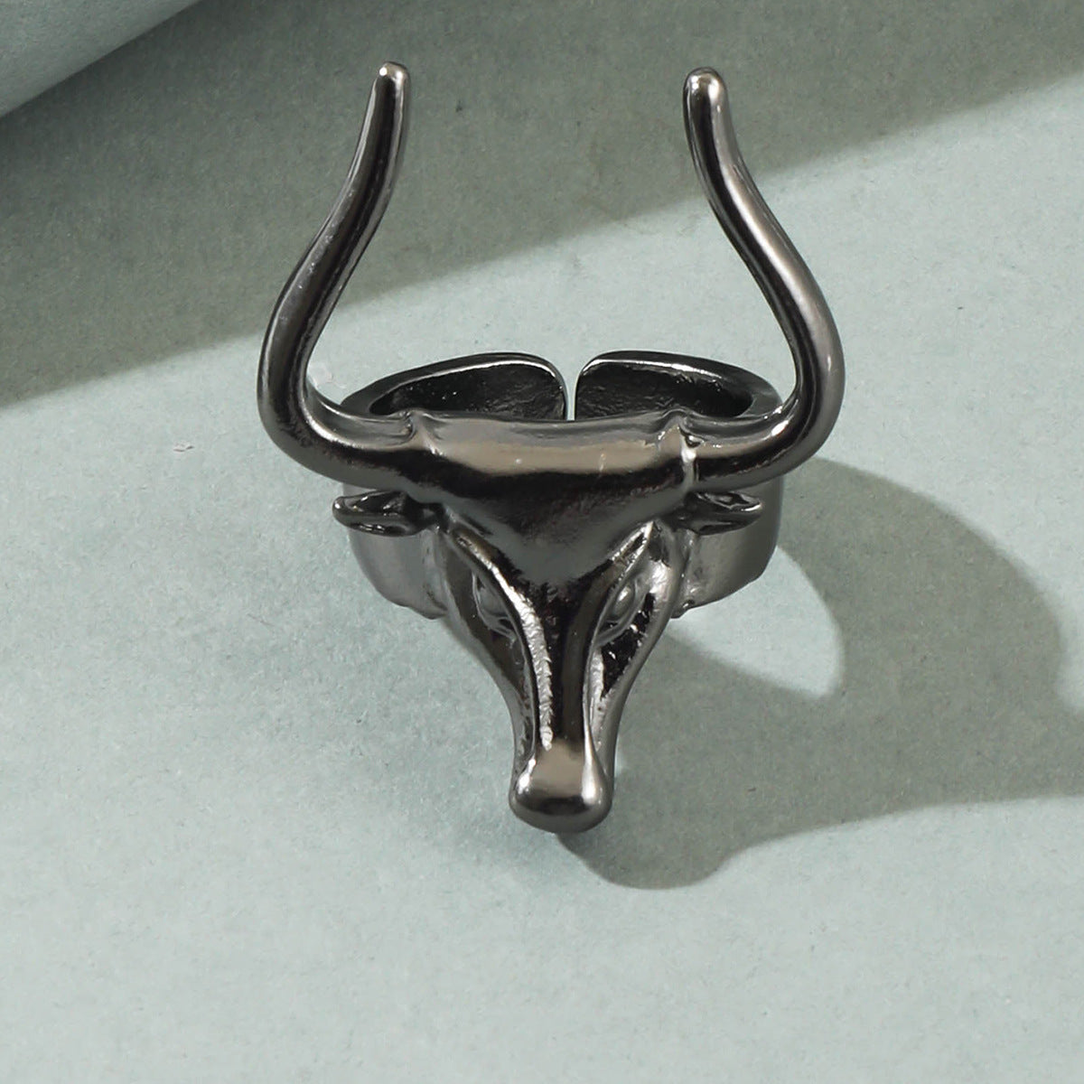 Wholesale Alloy Western Wind Bullhead Adjustable Ring