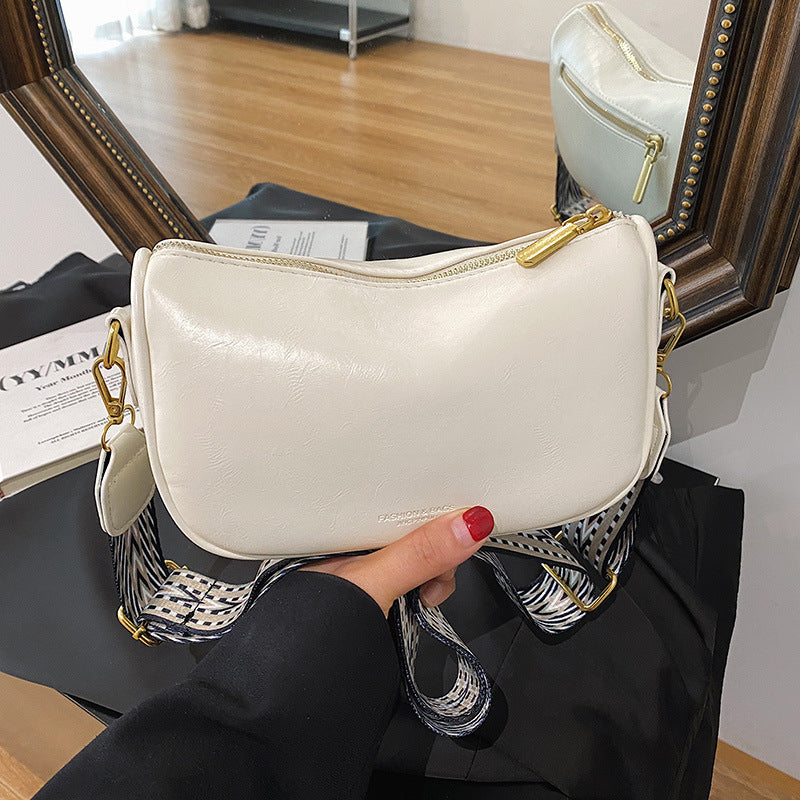 Wholesale 2023 Autumn and Winter Oil Wax Leather Dark Pattern Solid Color Ethnic Style Crossbody Bag