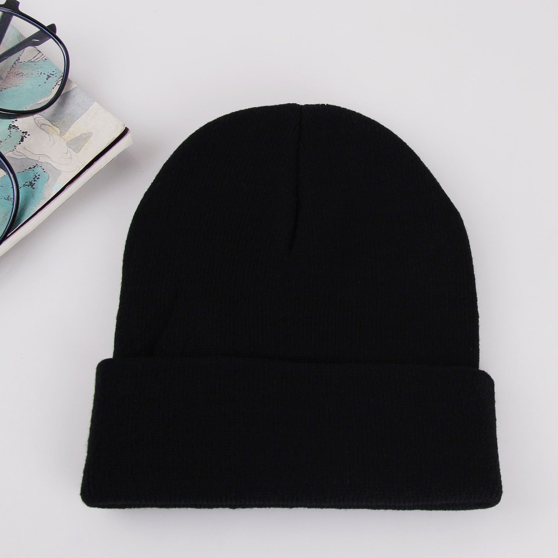 Wholesale Acrylic Rolled Edge Solid Color Knitted Hat Beanie