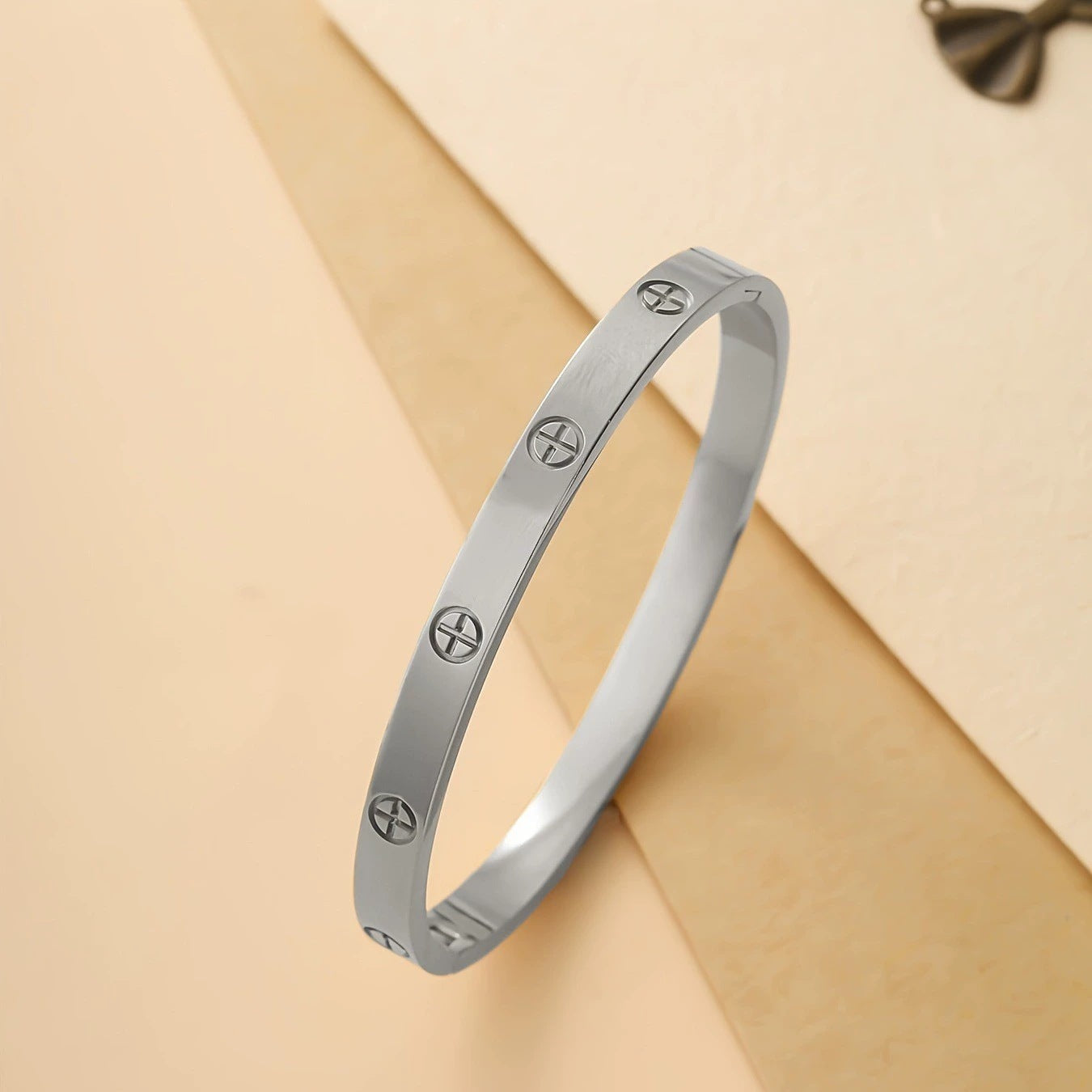 Wholesale Nail copper micro inlaid zircon open bracelet