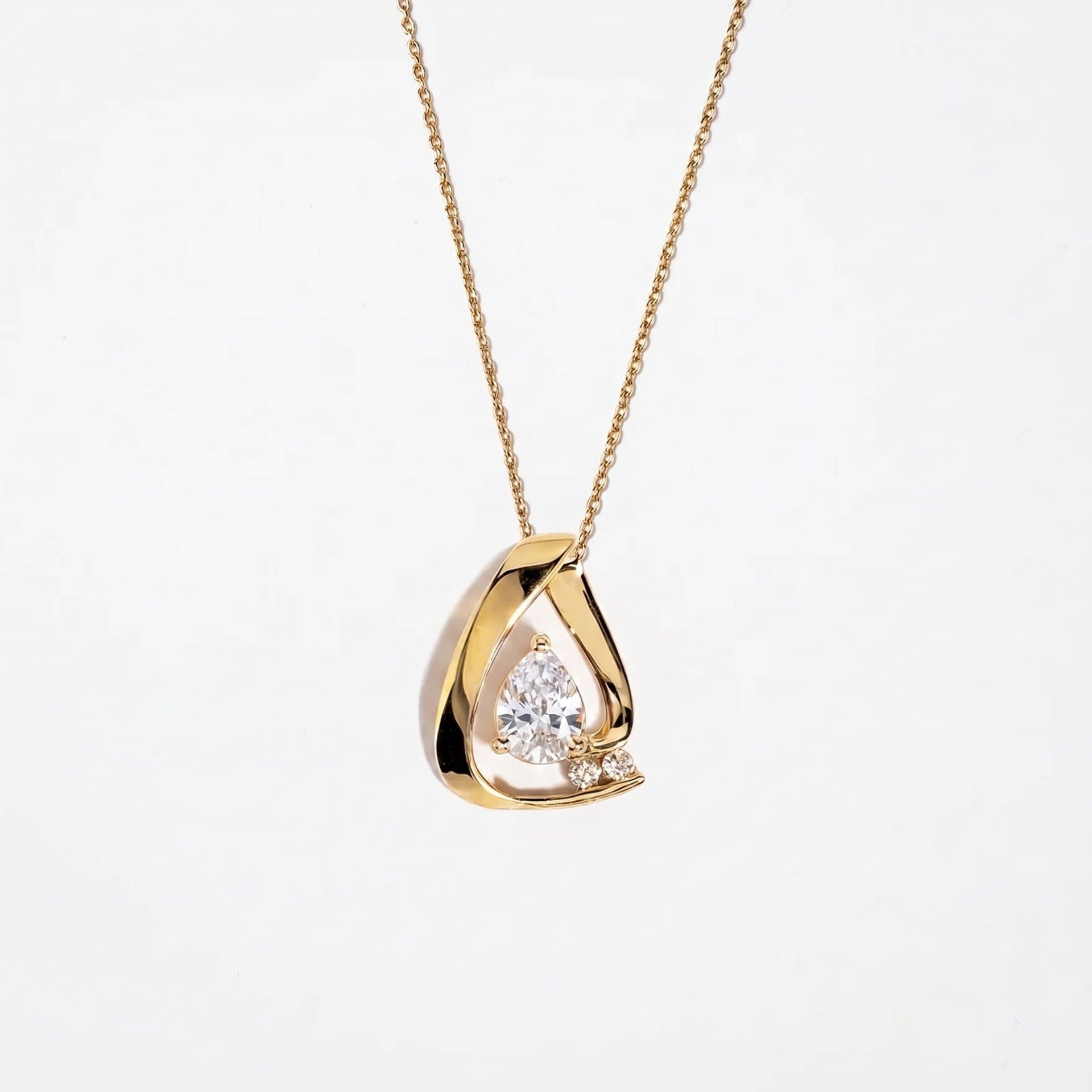 Wholesale Trendy Water Drop Red Zircon Necklace 18K Gold Plated Stainless Steel December Birthstone Gift Boutique Resale