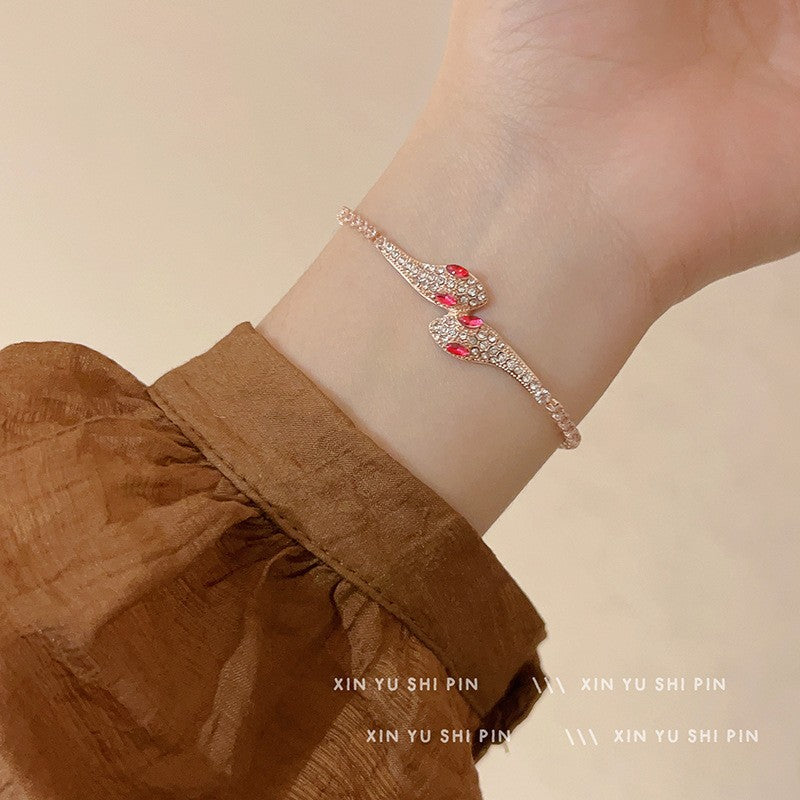 Wholesale Super shiny red zircon high-end fashion all-match red snake niche personality hand jewelry