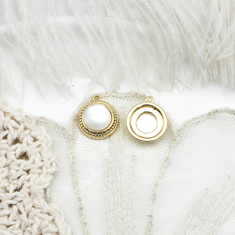 Wholesale Copper Plated 18K Gold Fritillaria Geometric Love Pendant Accessories