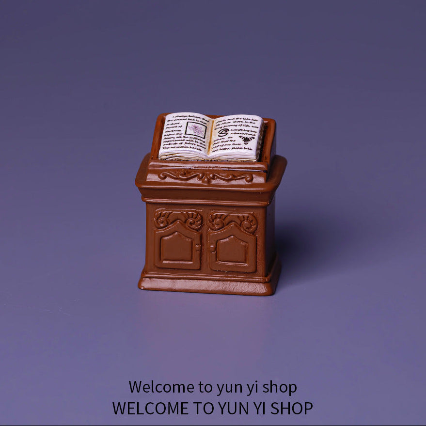 Wholesale European Classic Library Resin Figurine Miniature Desk Decor Creative DIY Car Dashboard Ornament Chic Gift For Resale