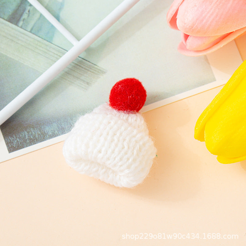 Wholesale Christmas DIY Wool Mini Knitted Finger Hat Doll Accessories
