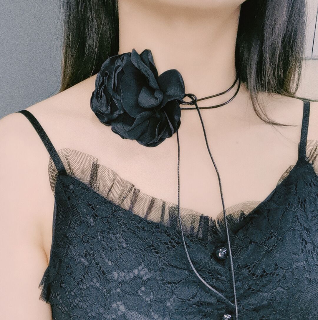 Wholesale Retro girl' s necklace with dark night rose and ns