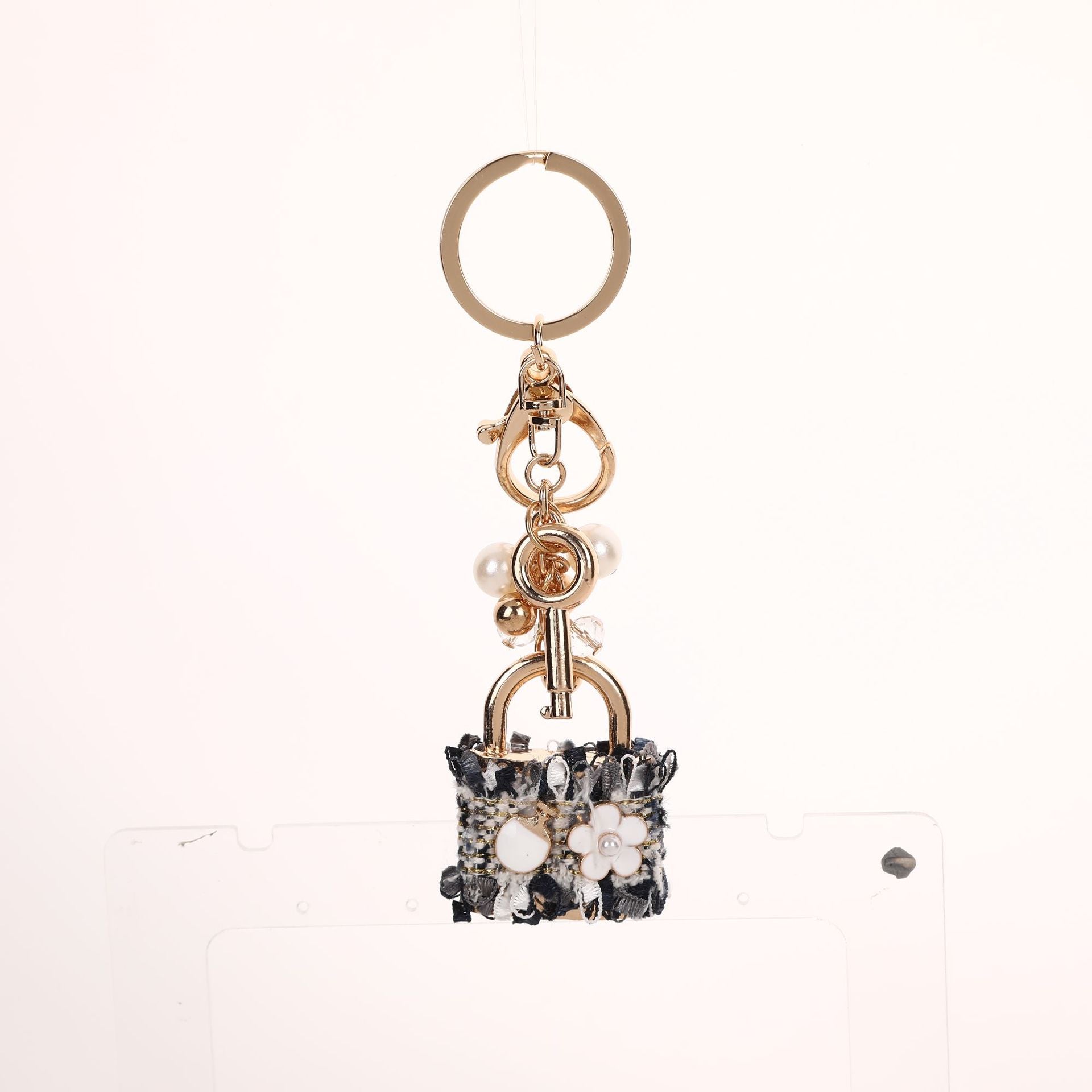 Wholesale New Metal Chain Micro-inlaid Zirconium Key Chain