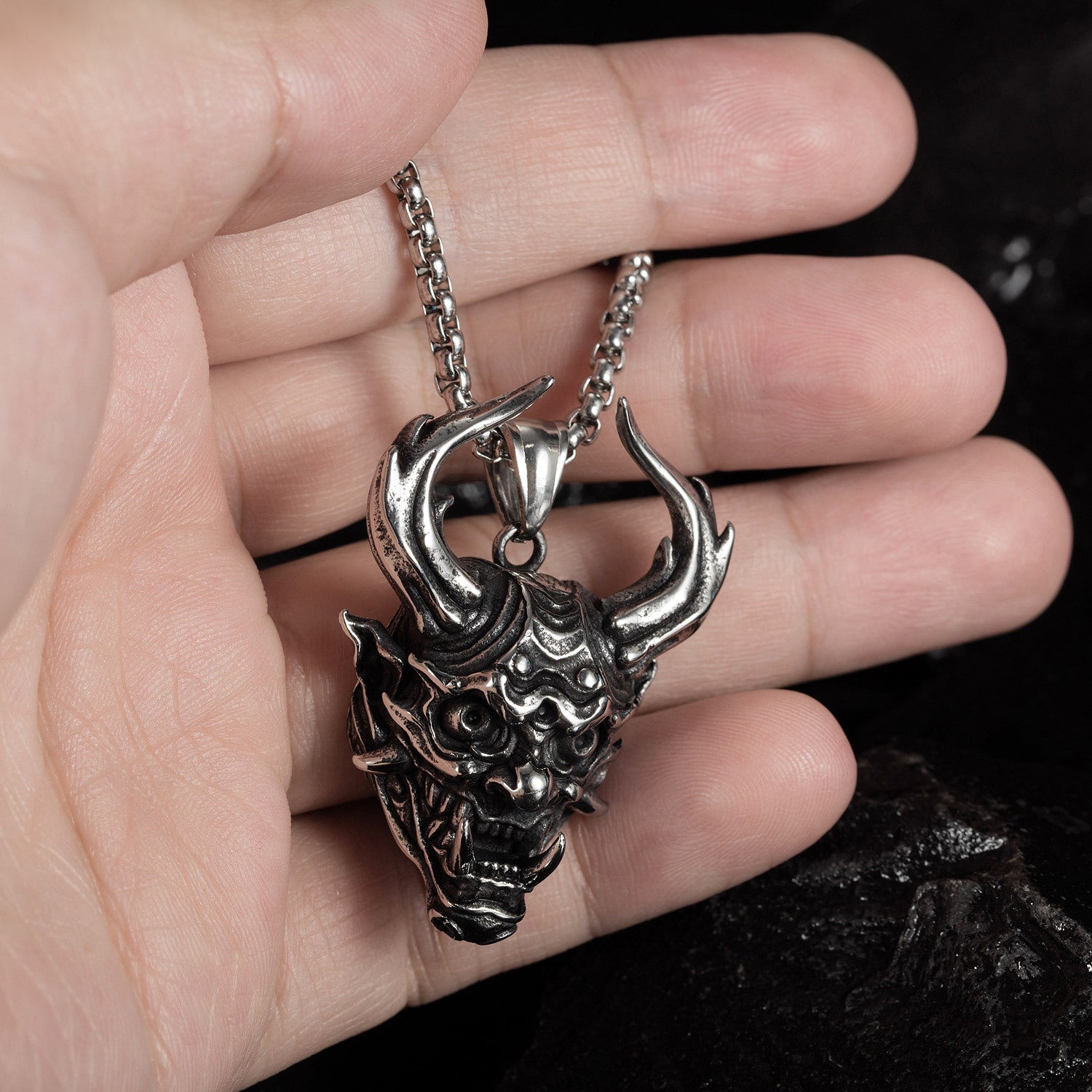 Wholesale Hip Hop Bull Head Long Pendant Necklace Stainless Steel Retro Devil Fashion Jewelry Gift