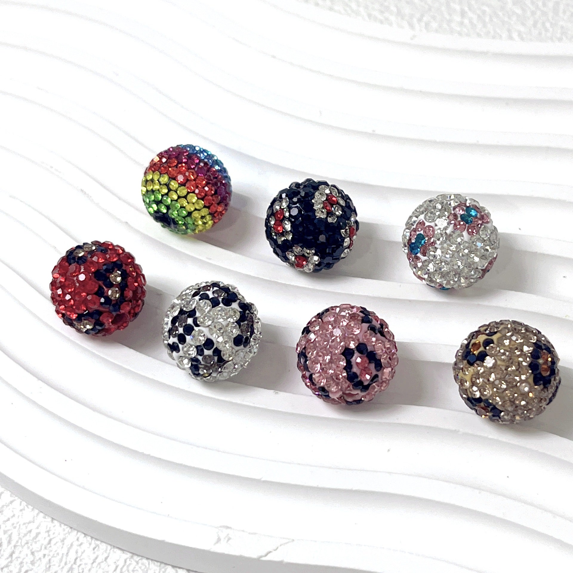 Wholesale  10pcs Leopard patterned clay round diamond beads