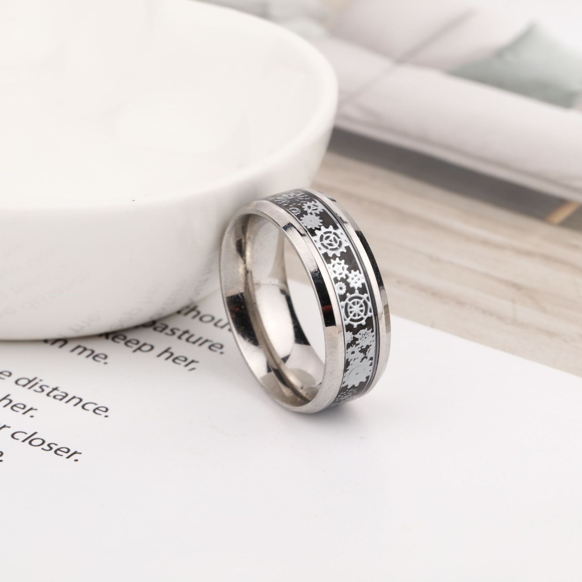 Wholesale Men's Stainless Steel Ring with Carbon Fiber Gear Titanium Steel Ring