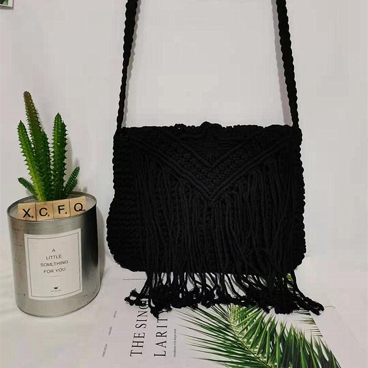 Wholesale Triangular Covered Cotton Tassel Shoulder Straw Woven Bag