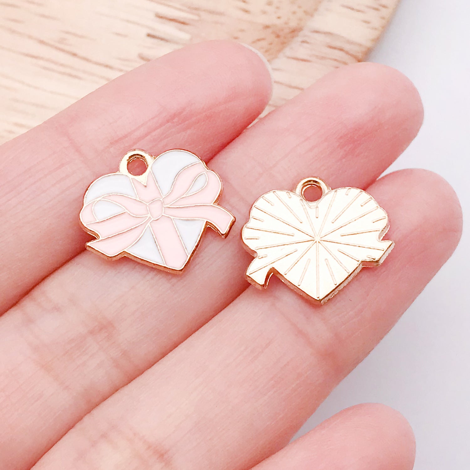 Wholesale Valentine' s Day Love Variety Cartoon Jewelry Accessories Pendant