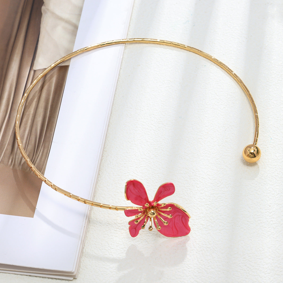 Wholesale Vintage Trendy Flower Choker Necklace For Women Alloy Pendant Jewelry Chic Everyday Fashion Accessory Gift