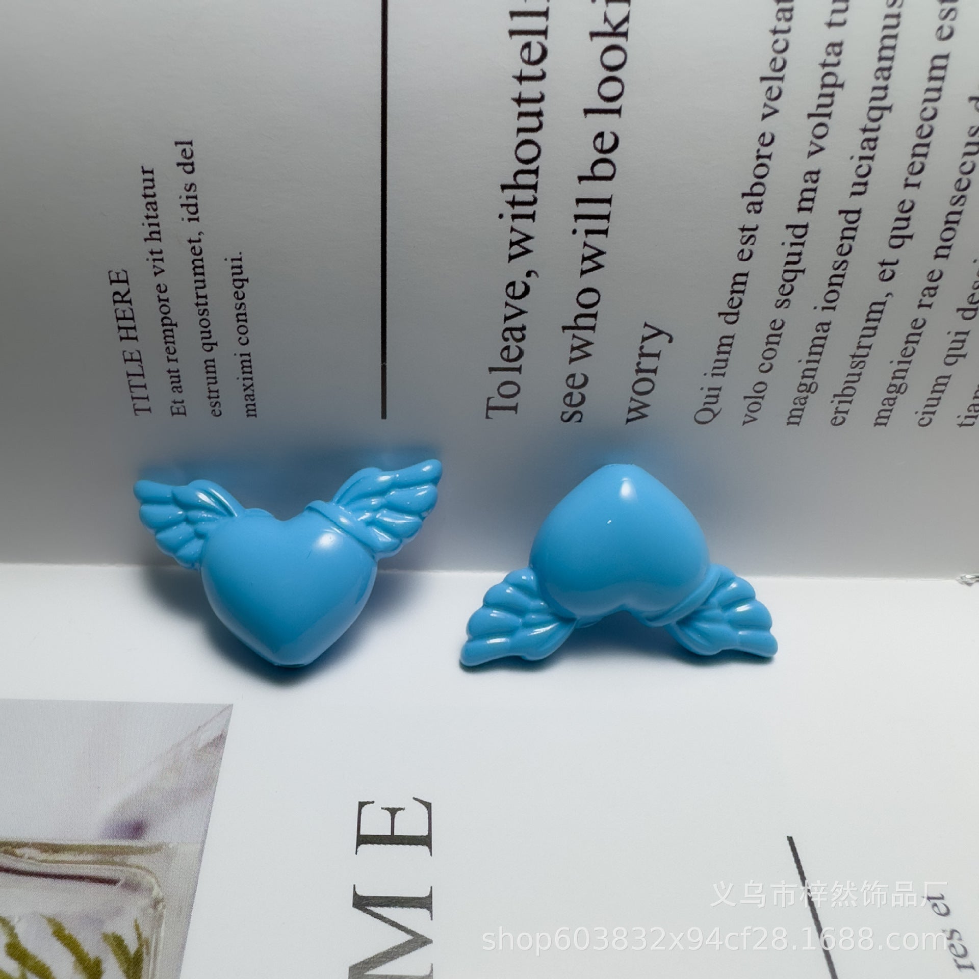 Wholesale of 100PCS/PACK Acrylic Solid Color Baked Paint, Love Angel Wings, Plated with Colored Straight Hole Beads
