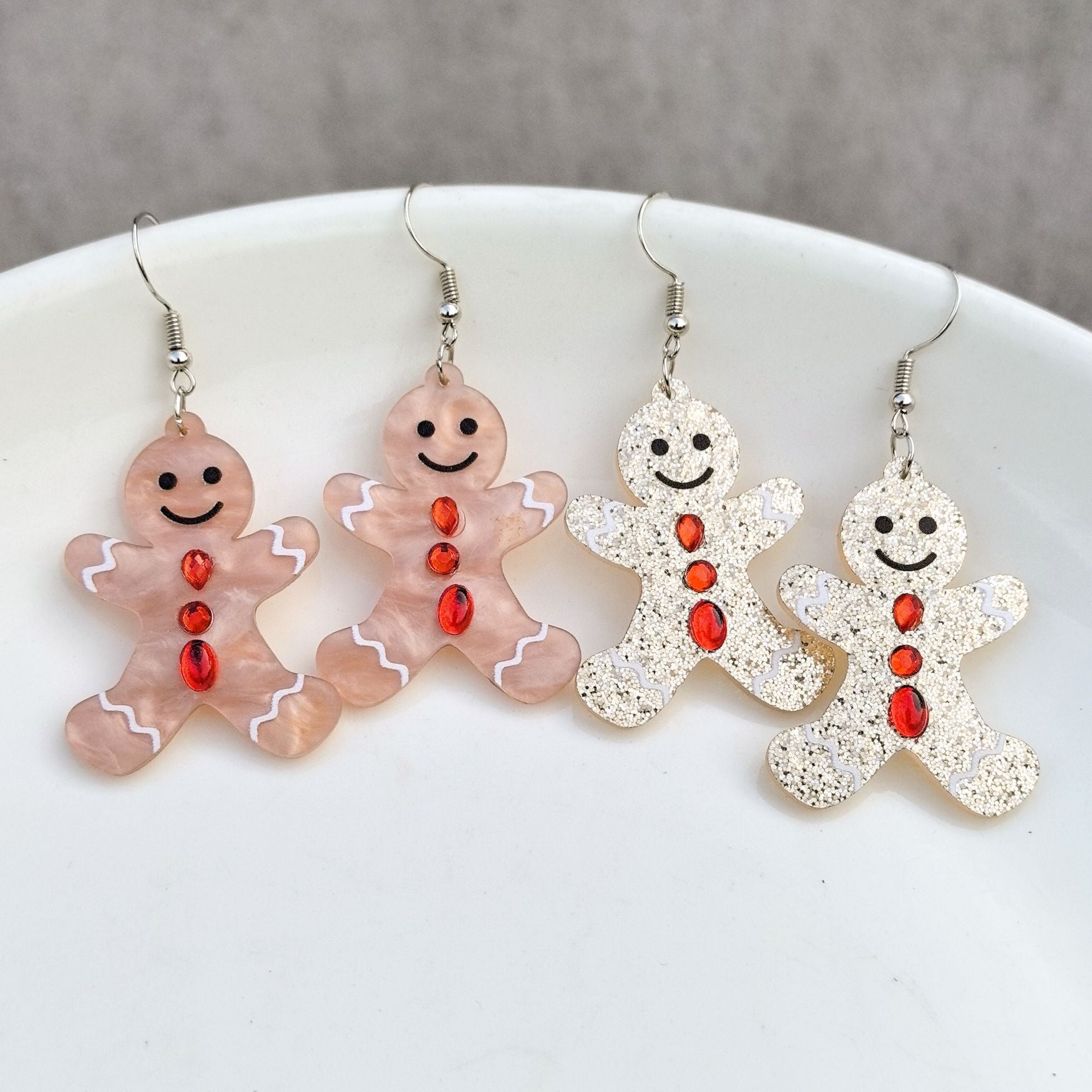 Wholesale Acrylic Christmas Cat Earrings With Rhinestone Water Pattern Cute Gingerbread Man Design Holiday Party Fashion Accessory Gift