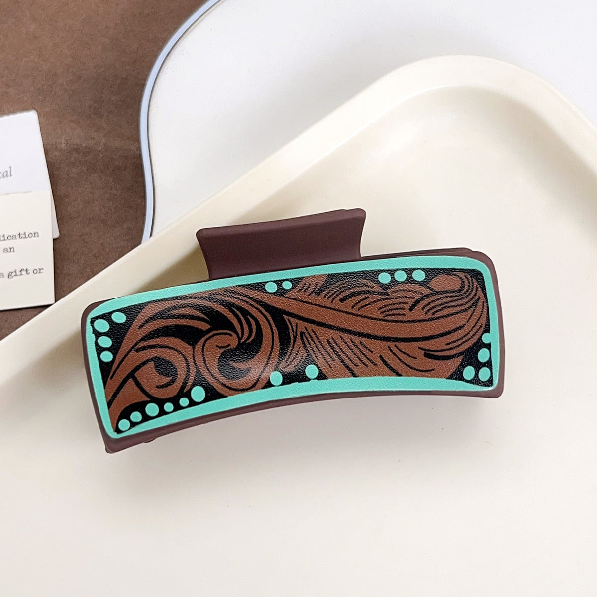 Wholesale Retro Western Cowboy Poker Shark Clip Hair Accessory Plastic Hair Claw With Leather Print Stylish Fashion Accessory For Casual Daily Use Gift