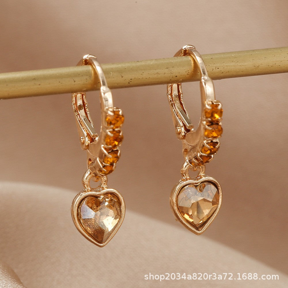 Wholesale Cute and fashionable environmentally friendly metal alloy diamond heart pendant