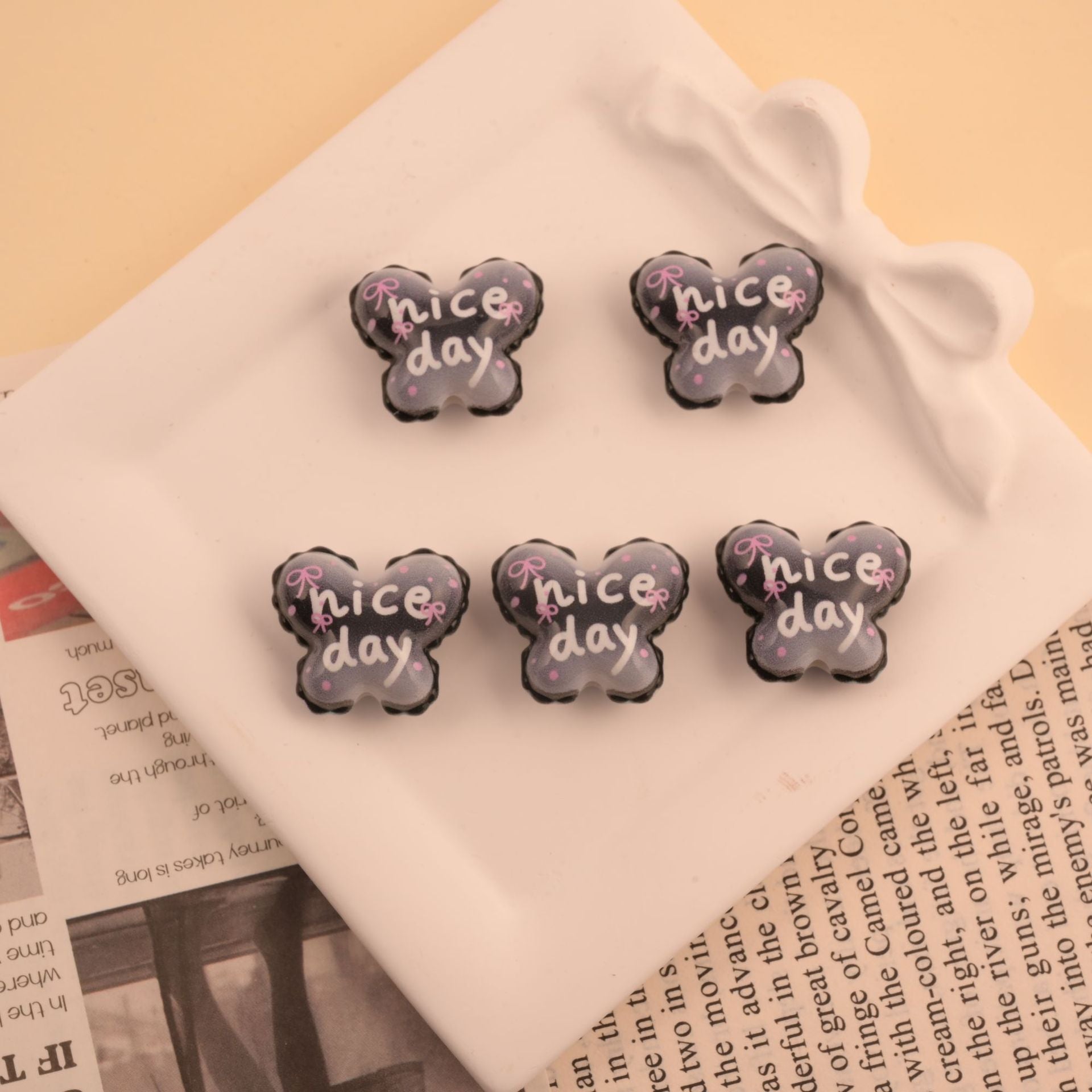 Wholesale 10pcs Acrylic Cartoon Heart Butterfly Beaded Black DIY Beadable Accessories OLY Exclusive