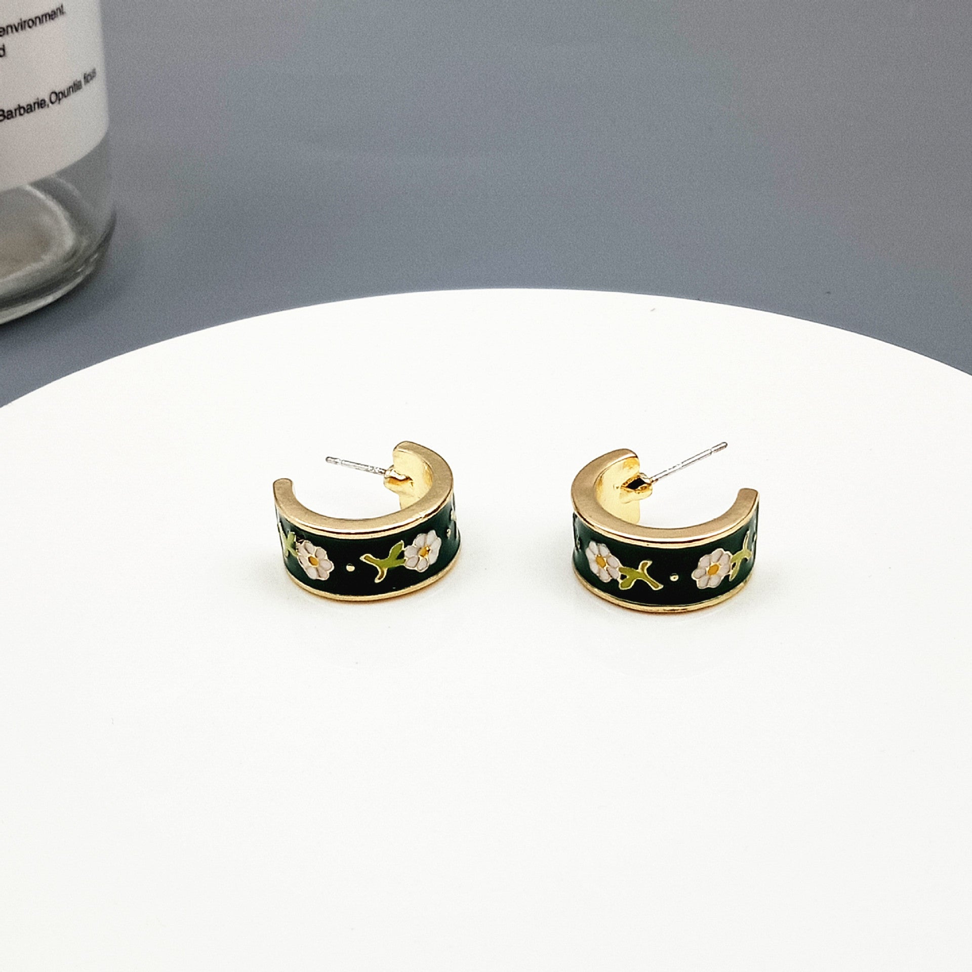 Wholesale Gentle French retro tulip flower earrings