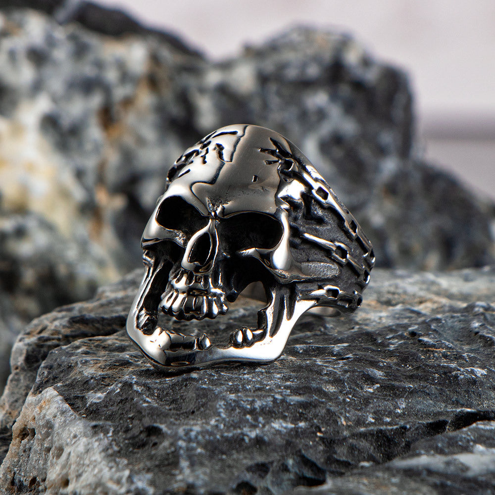 Wholesale  does not fade exquisite punk titanium steel retro skull gift men's raw stainless steel polished ring