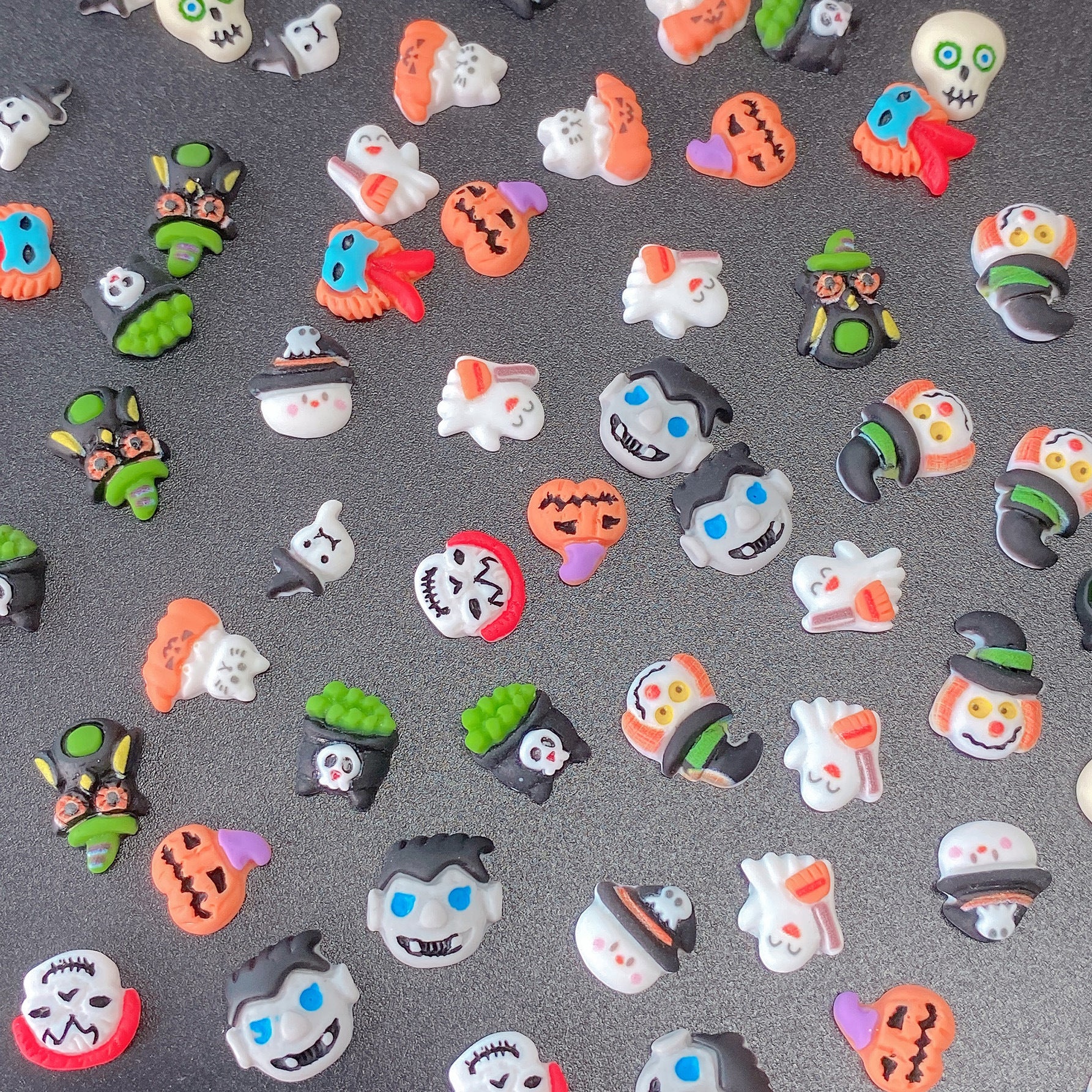 Wholesale 10PCS/Pack Halloween Little Ghost Pumpkin Resin Nail Decoration