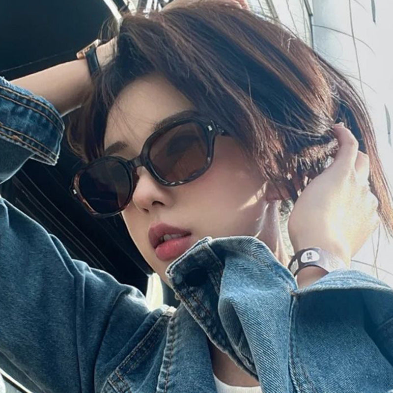 Wholesale Sun protection retro versatile folding pocket UV protection oval sunglasses