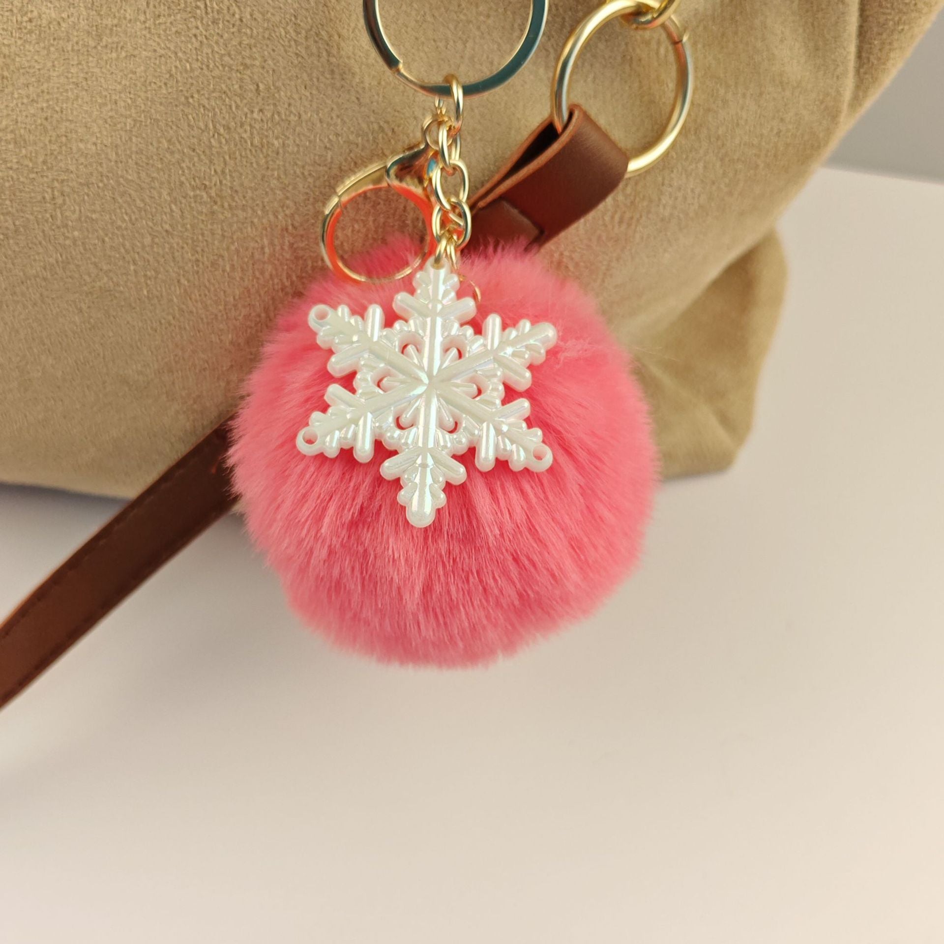 Wholesale Snowflake fur ball keychain
