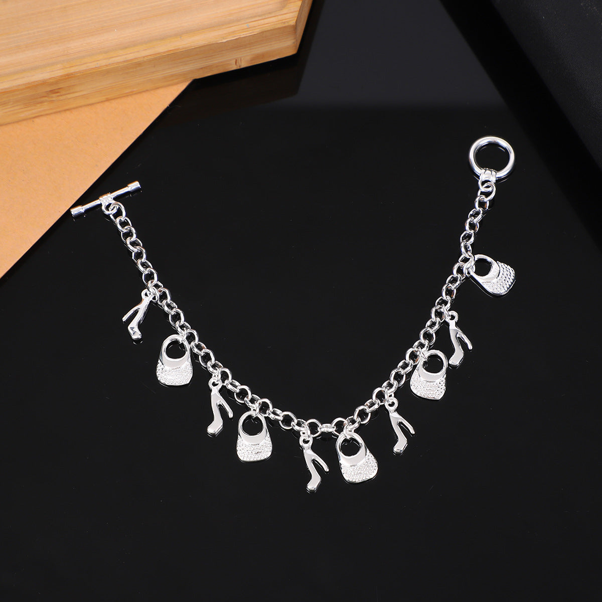 Wholesale Fashionable and personalized niche high-end bracelet