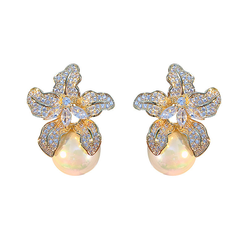 Wholesale Crystal petal earrings elegant pearl earrings