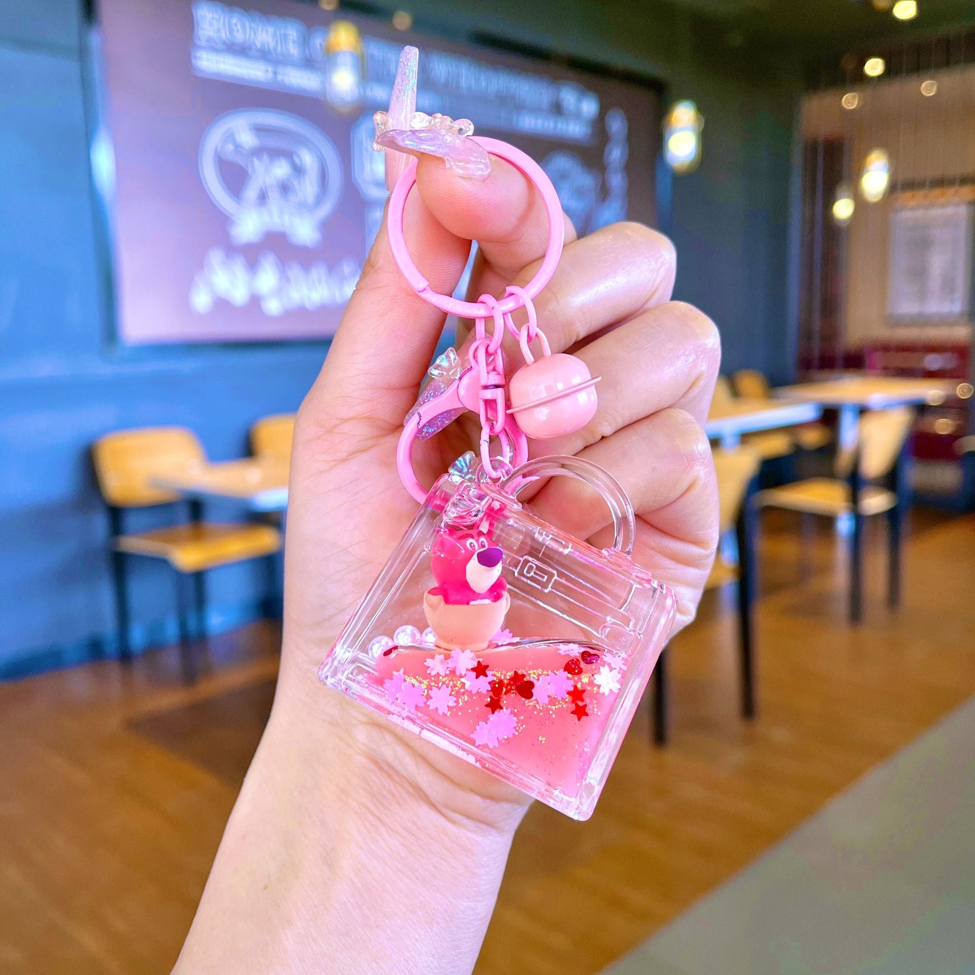 Wholesale Oil filled pink strawberry bear quicksand Keychains