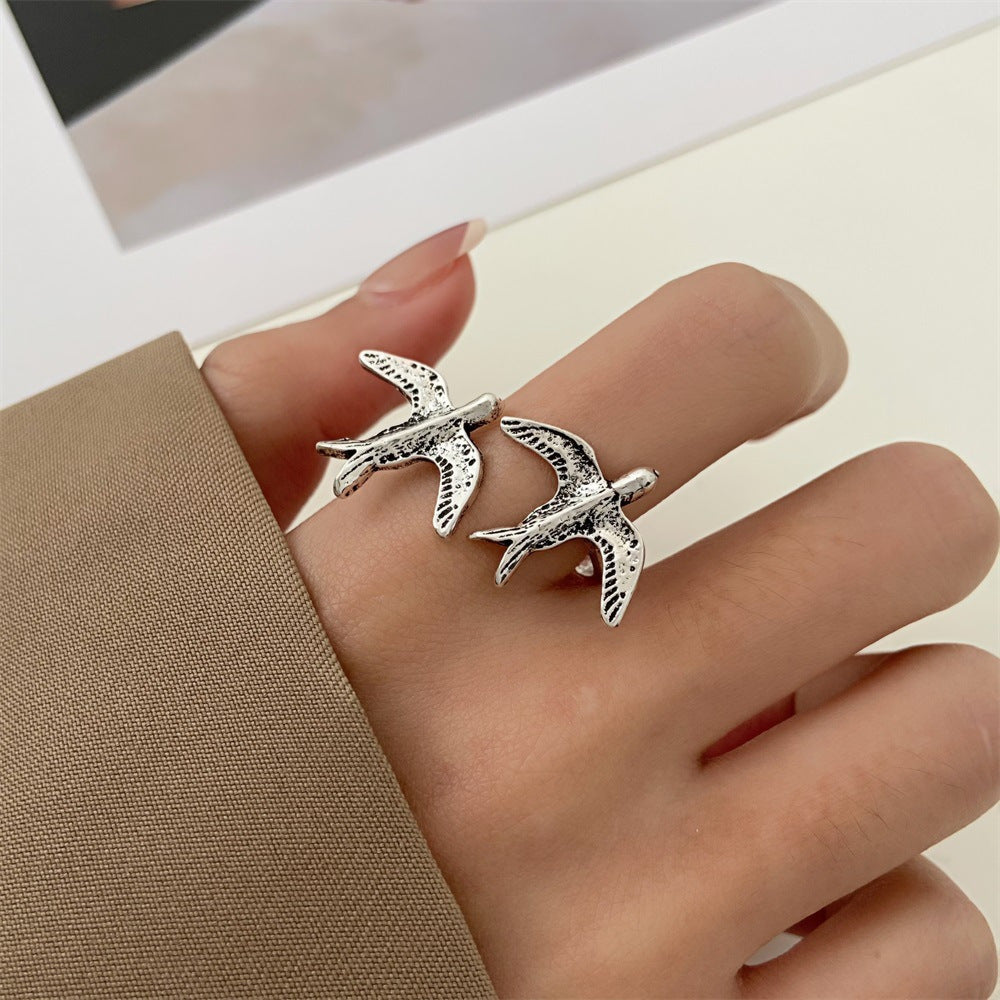 Wholesale Retro creative flying bird ring for women