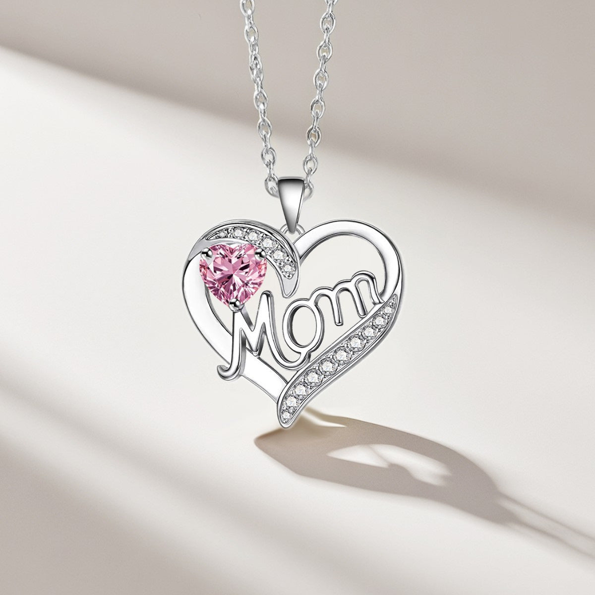 Wholesale Mother's Day gift heart-shaped letter ' MoM'  necklace jewelry