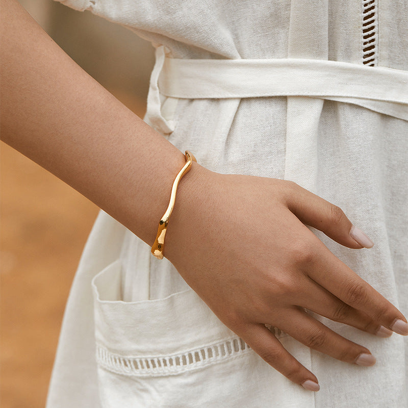 Wholesale Irregular Lines Twisted Bracelets