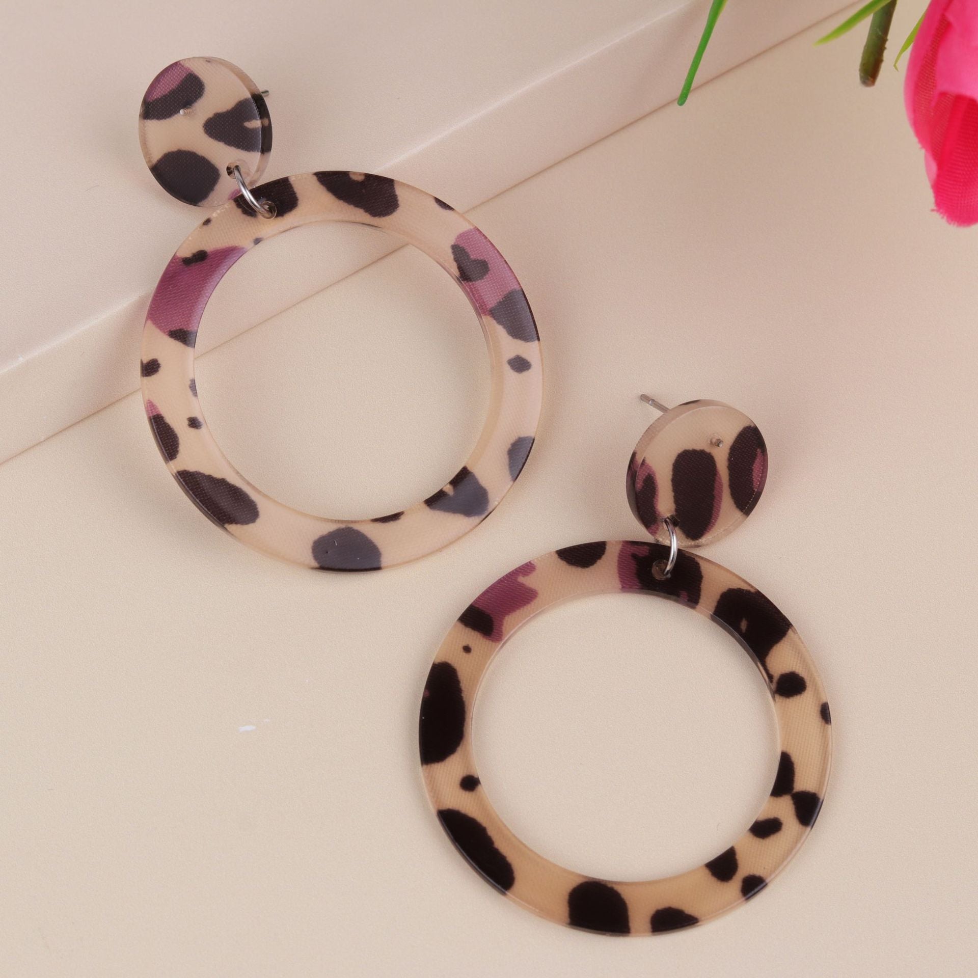 Wholesale Acetate plate colorful hollow round acrylic earrings retro leopard print earrings
