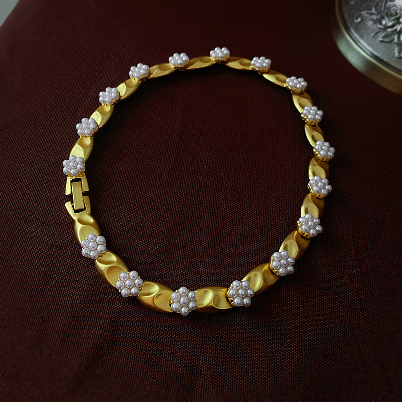 Wholesale Middle-aged Vintage Necklace Clavicle Chain