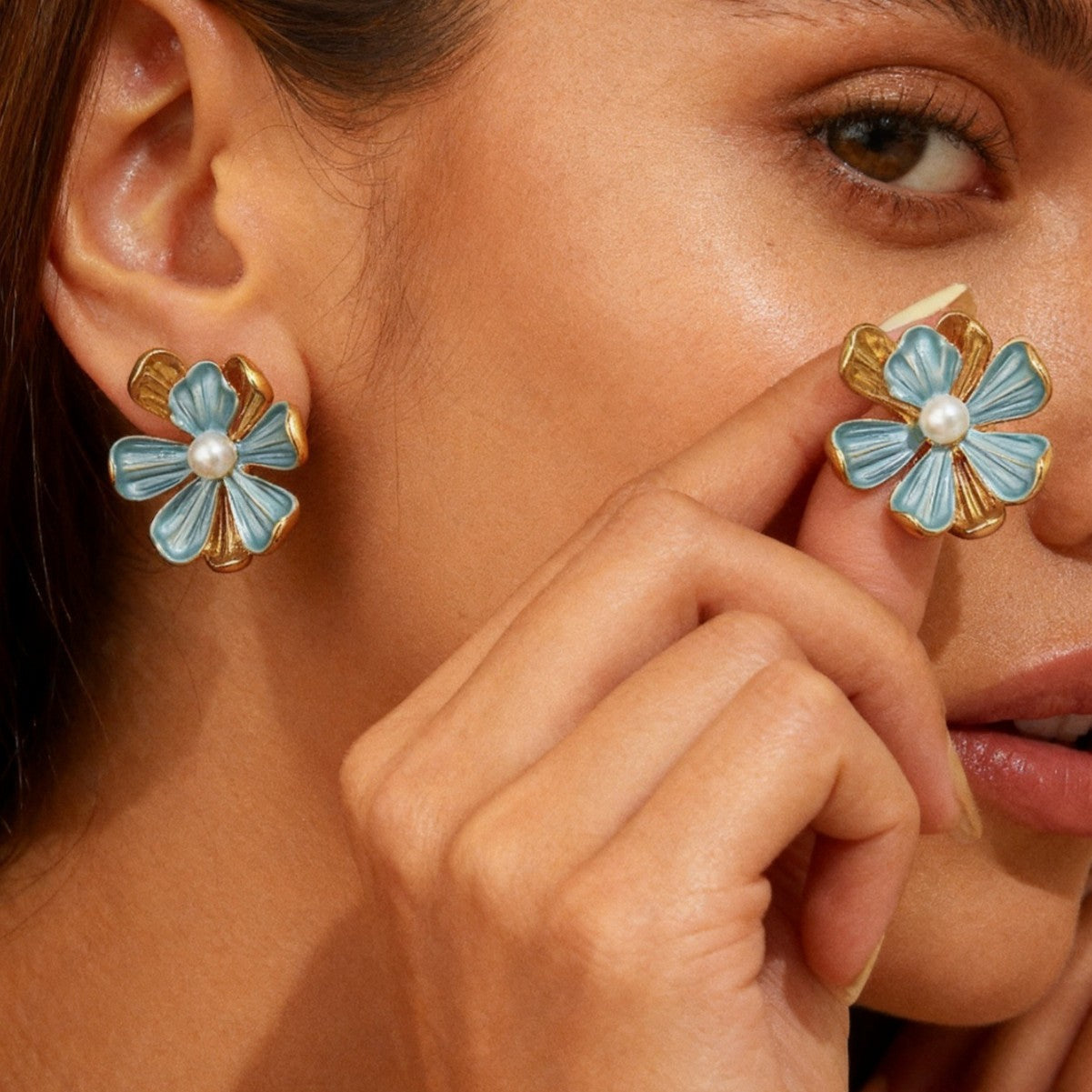Wholesale Blue flower pearl petal earrings