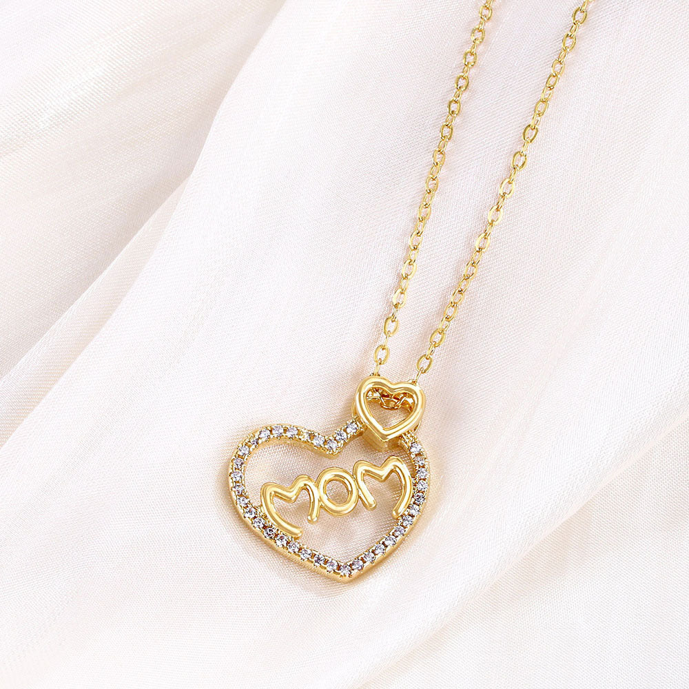Wholesale Gold Plated Shell Heart Rhinestone Pendant Necklace Chic Everyday Jewelry Gift For Women