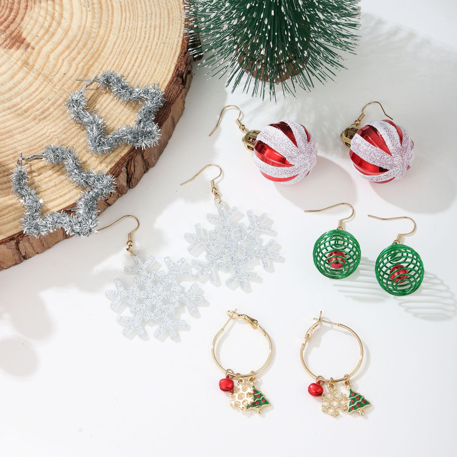 Wholesale Zinc Alloy Christmas Earrings Snowflake Tree Bell Elk Rhinestone Dangle Jewelry Party Fashion Accessory