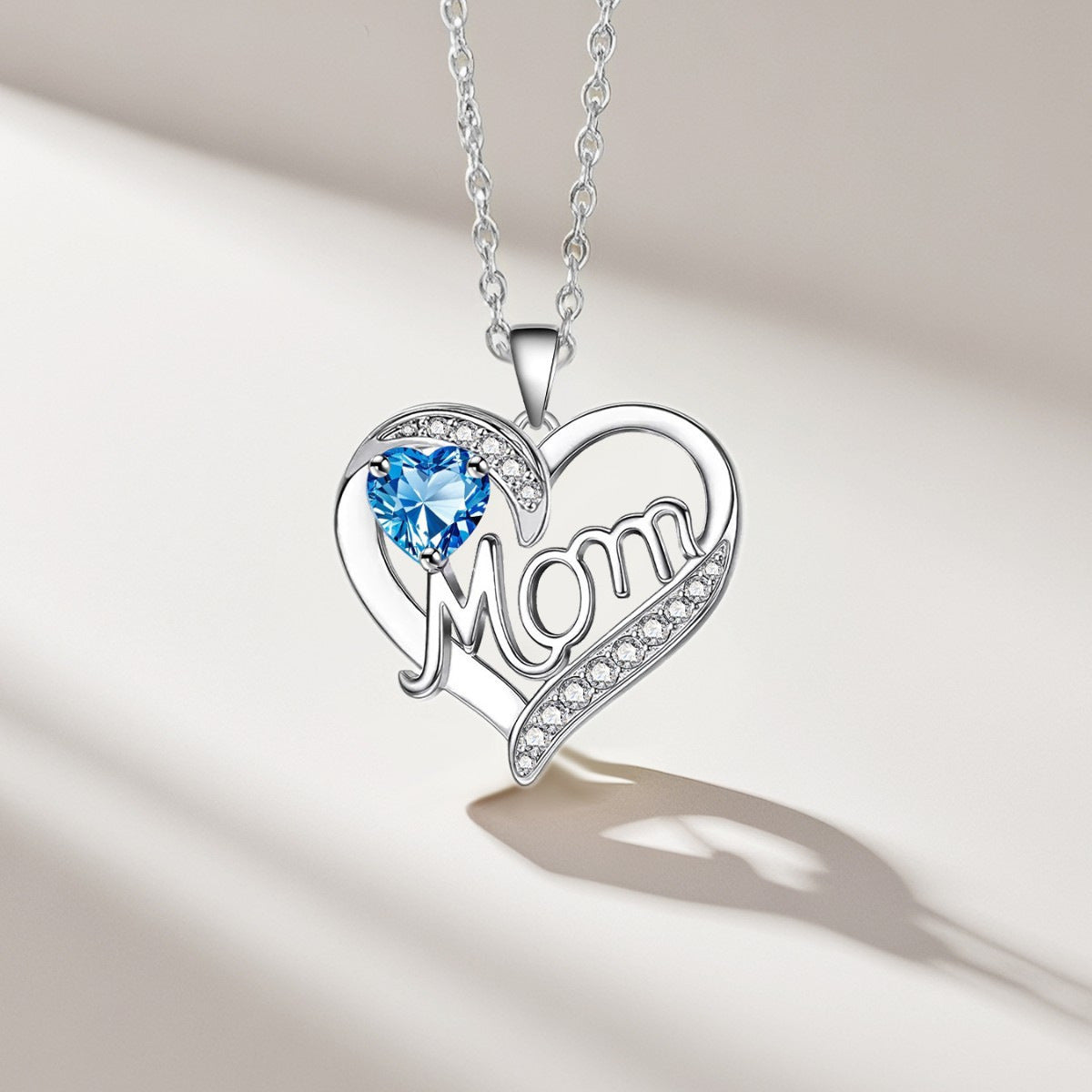 Wholesale Mother's Day gift heart-shaped letter ' MoM'  necklace jewelry