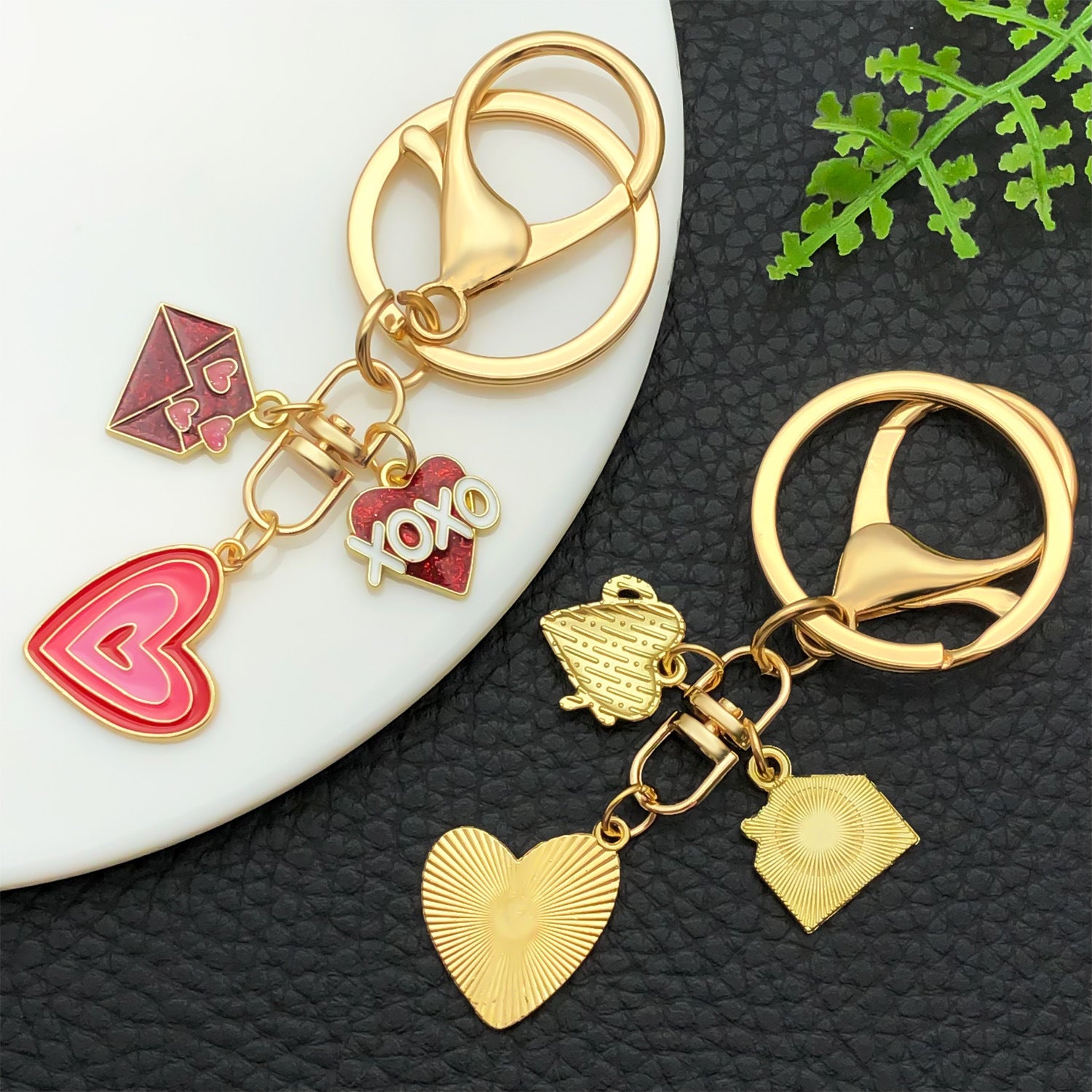 Wholesale  Valentine' s Day Oil Dripping Red Sprinkled Gold  Heart Envelope  Keychain