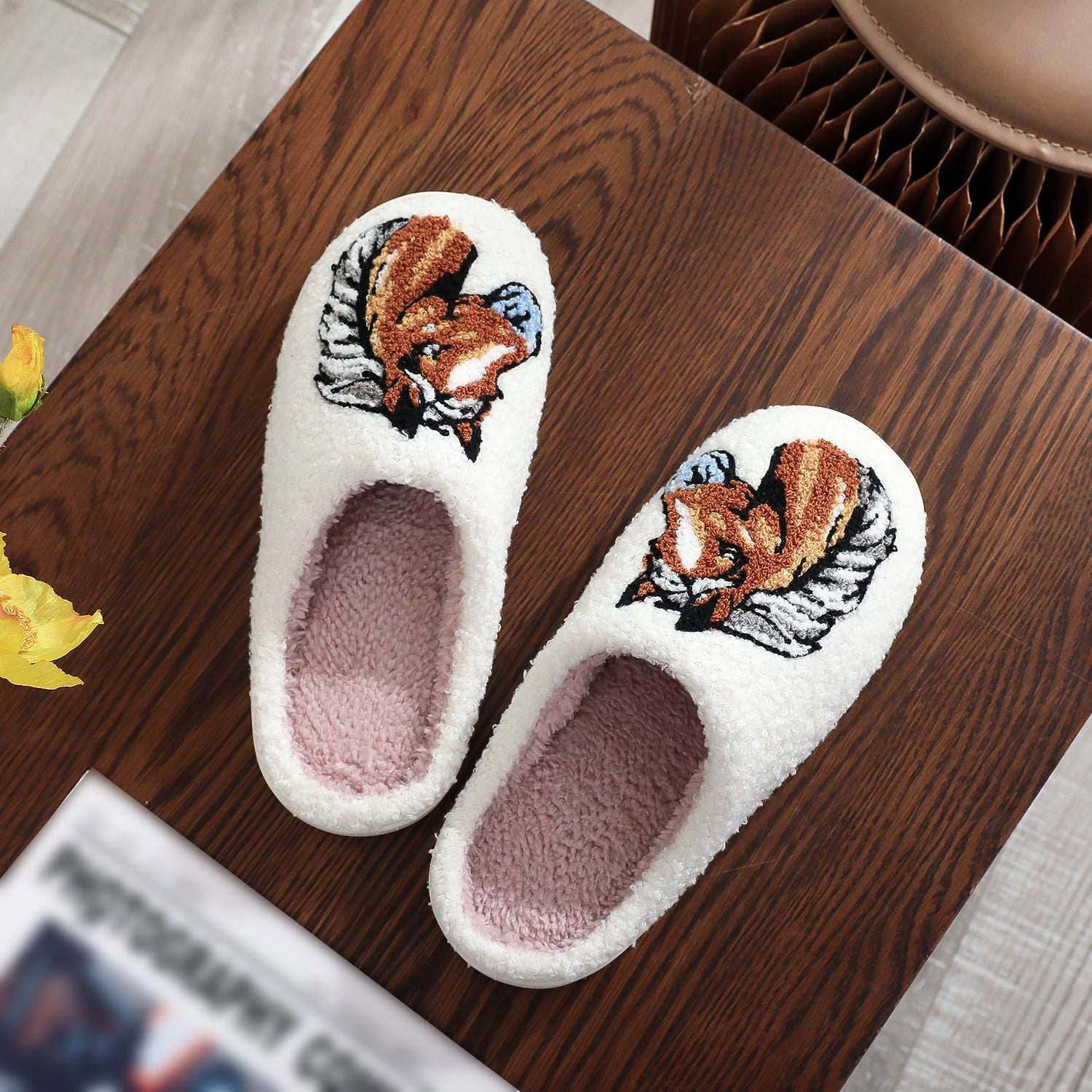 Wholesale Cotton slippers for men and women,horse head embroidered shoes